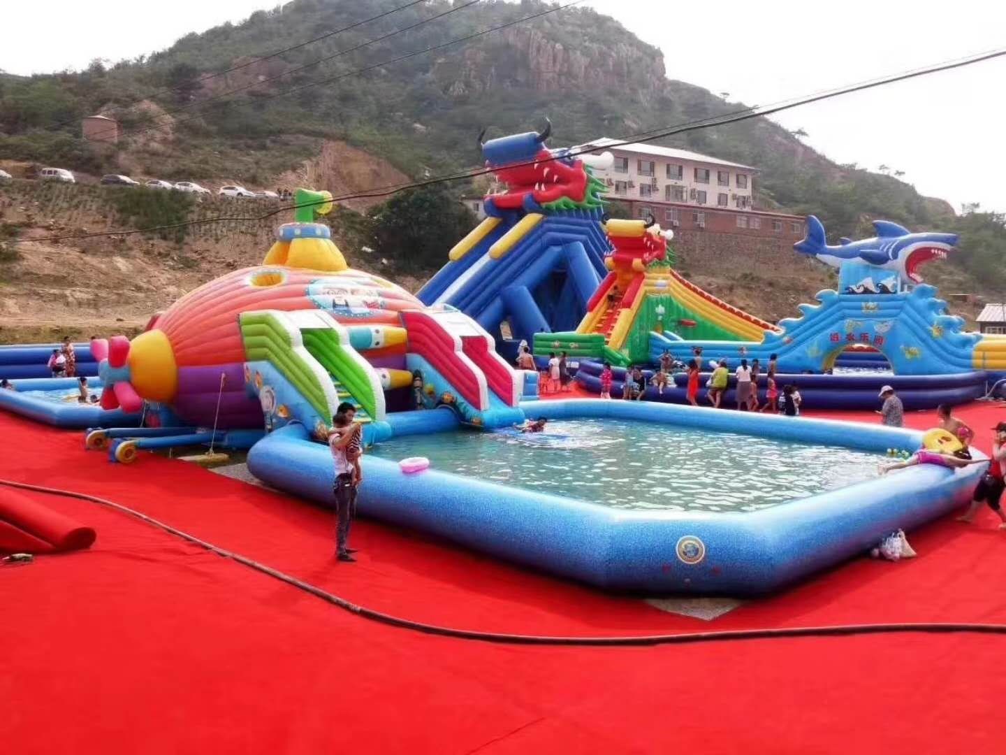 册亨深海潜艇充气水上乐园